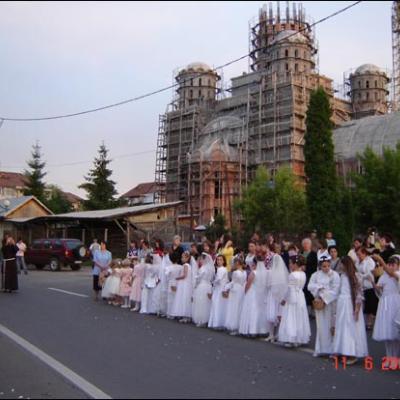 11 iunie 2009: Oneşti: Procesiunea de Joia Verde