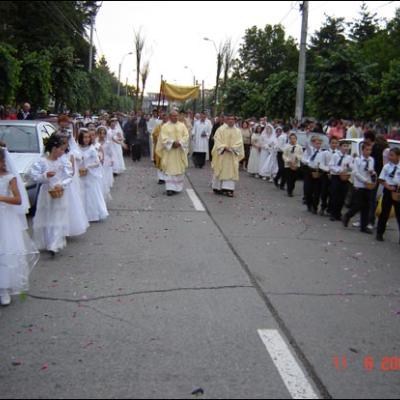 11 iunie 2009: Oneşti: Procesiunea de Joia Verde