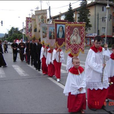 11 iunie 2009: Oneşti: Procesiunea de Joia Verde