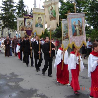 11 iunie 2009: Oneşti: Procesiunea de Joia Verde
