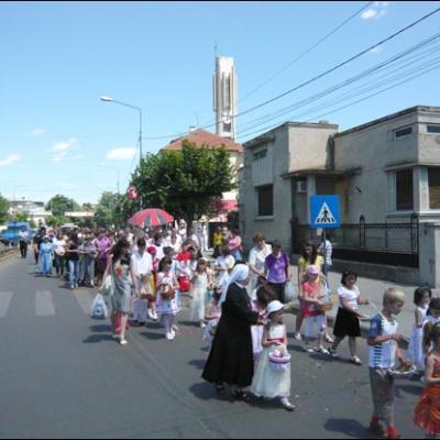 14 iunie 2009: Focşani: Procesiune solemnă cu preasfântul sacrament