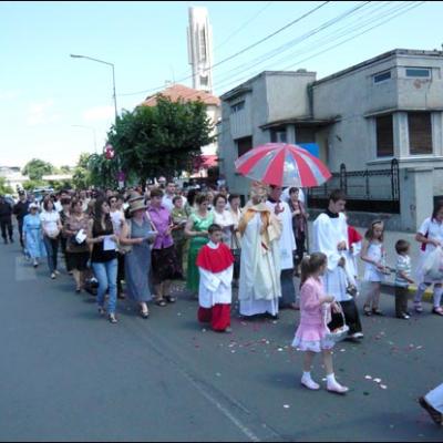 14 iunie 2009: Focşani: Procesiune solemnă cu preasfântul sacrament