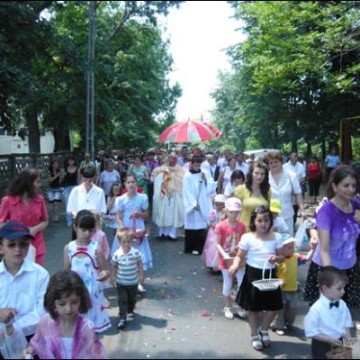 14 iunie 2009: Focşani: Procesiune solemnă cu preasfântul sacrament