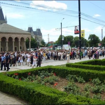 14 iunie 2009: Iaşi (ERC): Procesiunea în sărbătoarea Trupul şi Sângele Domnului