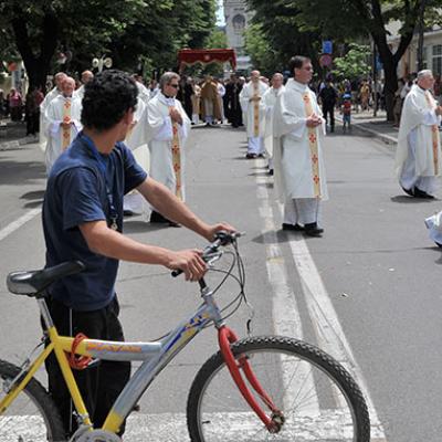 14 iunie 2009: Iaşi (ERC): Procesiunea în sărbătoarea Trupul şi Sângele Domnului