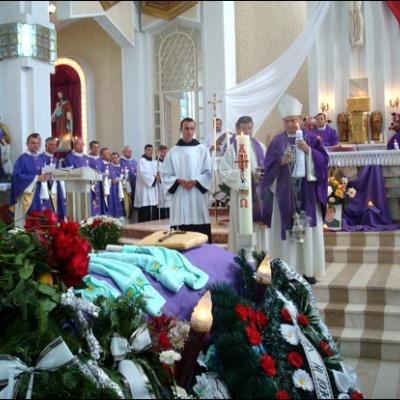 18 iunie 2009: Butea: Funeraliile pr. Maricel Ianuş, OFMConv.
