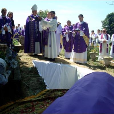 18 iunie 2009: Butea: Funeraliile pr. Maricel Ianuş, OFMConv.