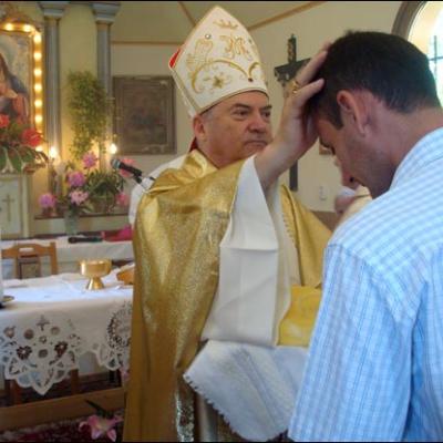 19 iunie 2009: Sfinţirea bisericii şi dedicarea altarului din filiala Falcău a Parohiei Rădăuţi