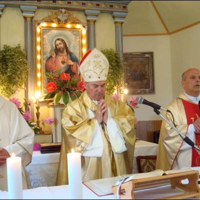 19 iunie 2009: Sfinţirea bisericii şi dedicarea altarului din filiala Falcău a Parohiei Rădăuţi
