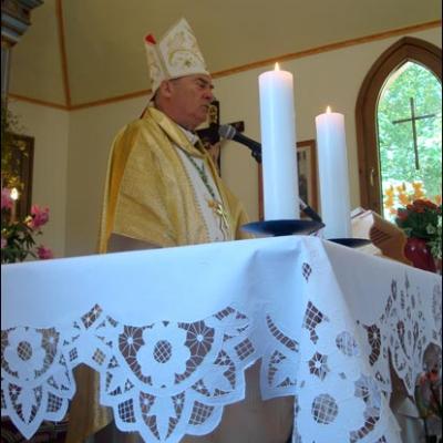 19 iunie 2009: Sfinţirea bisericii şi dedicarea altarului din filiala Falcău a Parohiei Rădăuţi