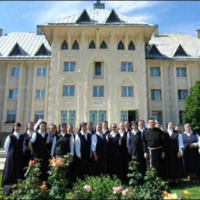 14-19 iunie 2009: Gioseni: Exerciţii spirituale pentru surori din Institutul Diecezan "Slujitoarele lui Cristos, Marele Preot"