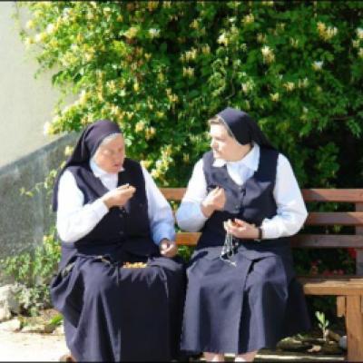 14-19 iunie 2009: Gioseni: Exerciţii spirituale pentru surori din Institutul Diecezan "Slujitoarele lui Cristos, Marele Preot"