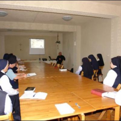 14-19 iunie 2009: Gioseni: Exerciţii spirituale pentru surori din Institutul Diecezan "Slujitoarele lui Cristos, Marele Preot"
