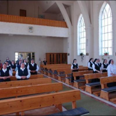 14-19 iunie 2009: Gioseni: Exerciţii spirituale pentru surori din Institutul Diecezan "Slujitoarele lui Cristos, Marele Preot"