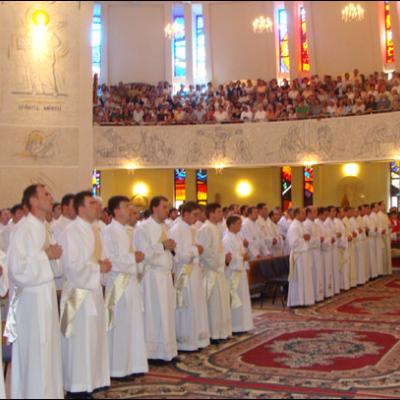 24 iunie 2009: Iaşi - 21 de preoţi nou-sfinţiţi