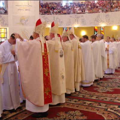 24 iunie 2009: Iaşi - 21 de preoţi nou-sfinţiţi