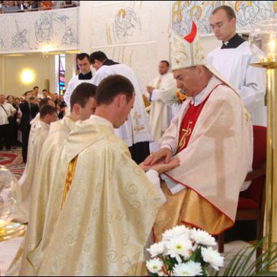 24 iunie 2009: Iaşi - 21 de preoţi nou-sfinţiţi