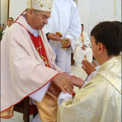24 iunie 2009: Iaşi - 21 de preoţi nou-sfinţiţi
