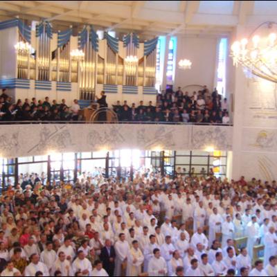 24 iunie 2009: Iaşi - 21 de preoţi nou-sfinţiţi