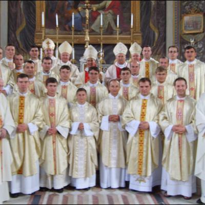 24 iunie 2009: Iaşi - 21 de preoţi nou-sfinţiţi