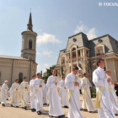 24 iunie 2009: Iaşi - 21 de preoţi nou-sfinţiţi (FOCUS)
