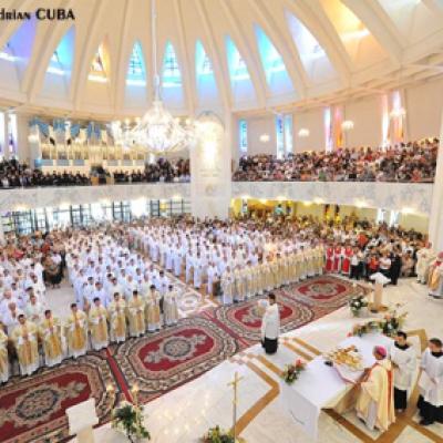 24 iunie 2009: Iaşi - 21 de preoţi nou-sfinţiţi (FOCUS)