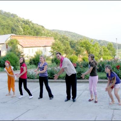 22-27 iunie 2009: Gioseni: Campusul copiilor din Parohia Bacău Centru