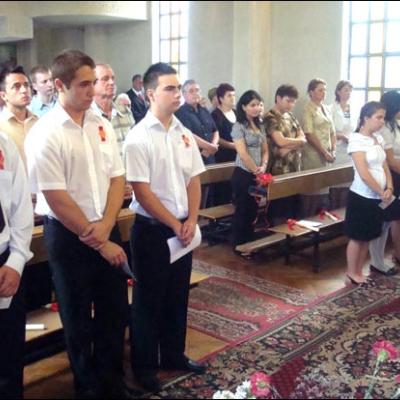 4 iulie 2009: Administrarea Mirului în Parohiile Vaslui şi Bârlad