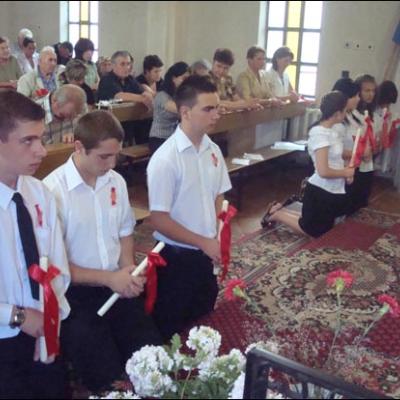 4 iulie 2009: Administrarea Mirului în Parohiile Vaslui şi Bârlad