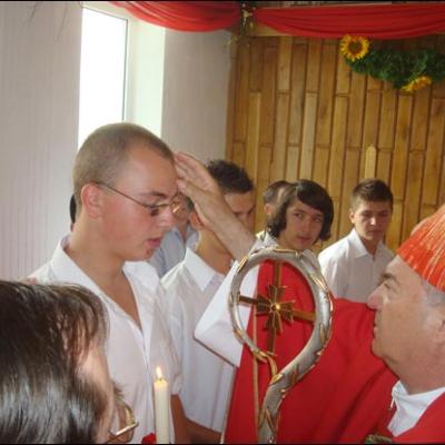 4 iulie 2009: Administrarea Mirului în Parohiile Vaslui şi Bârlad