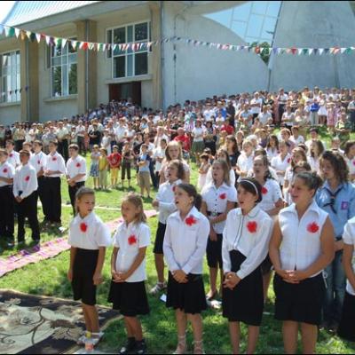 5 iulie 2009: Administrarea Mirului în Parohia Lespezi