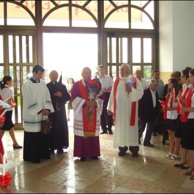 12 iulie 2009: Administrarea Mirului în Parohia Bacău "Fericitul Ieremia"