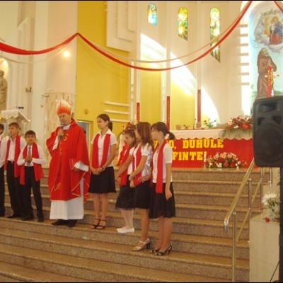 12 iulie 2009: Administrarea Mirului în Parohia Bacău "Fericitul Ieremia"