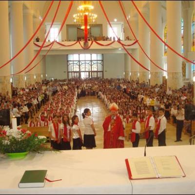 12 iulie 2009: Administrarea Mirului în Parohia Bacău "Fericitul Ieremia"