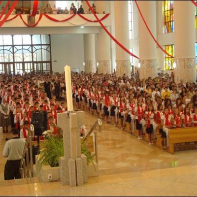 12 iulie 2009: Administrarea Mirului în Parohia Bacău "Fericitul Ieremia"