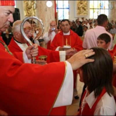 12 iulie 2009: Administrarea Mirului în Parohia Bacău "Fericitul Ieremia"