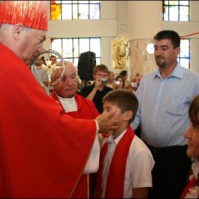 12 iulie 2009: Administrarea Mirului în Parohia Bacău "Fericitul Ieremia"
