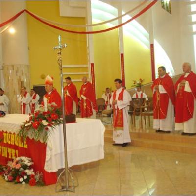 12 iulie 2009: Administrarea Mirului în Parohia Bacău "Fericitul Ieremia"
