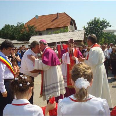 19 iulie 2009: Administrarea Mirului în Parohia Faraoani