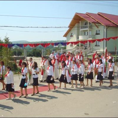 19 iulie 2009: Administrarea Mirului în Parohia Faraoani