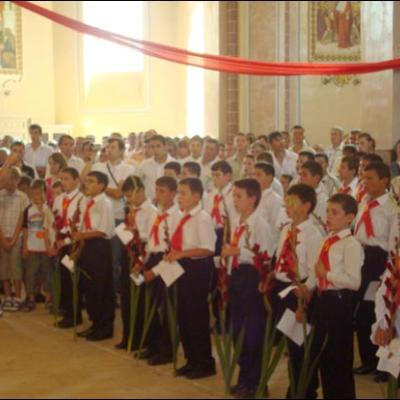 19 iulie 2009: Administrarea Mirului în Parohia Faraoani