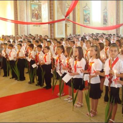 19 iulie 2009: Administrarea Mirului în Parohia Faraoani