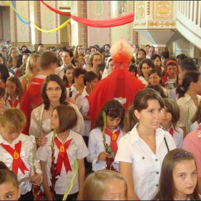 19 iulie 2009: Administrarea Mirului în Parohia Faraoani