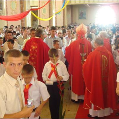 19 iulie 2009: Administrarea Mirului în Parohia Faraoani