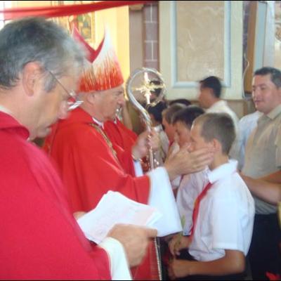 19 iulie 2009: Administrarea Mirului în Parohia Faraoani