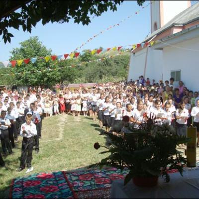 25 iulie 2009: Administrarea Mirului în Parohia Arini