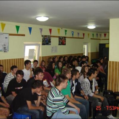 25 iunie - 29 iulie 2009: Roman: "Vara împreună" pentru tineri