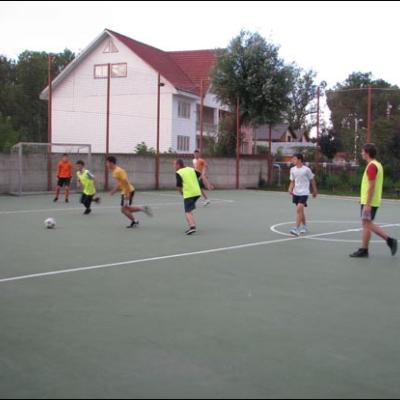25 iunie - 29 iulie 2009: Roman: "Vara împreună" pentru tineri