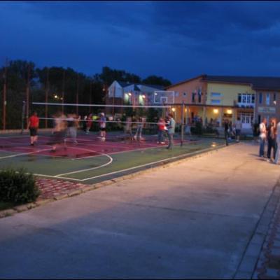 25 iunie - 29 iulie 2009: Roman: "Vara împreună" pentru tineri