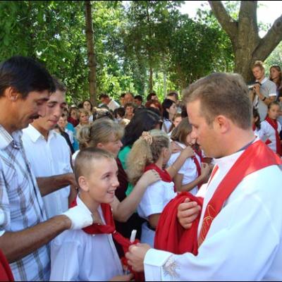 2 august 2009: Administrarea Mirului în Parohia Baraţi